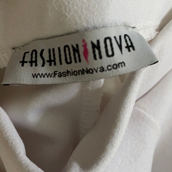 Fashion Nova flared pants - Picture 3 of 3